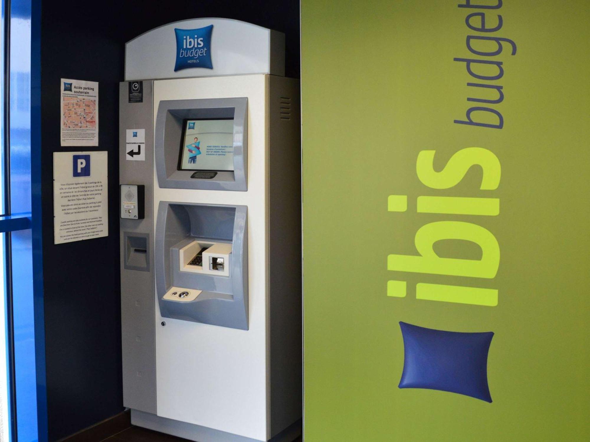 Ibis Budget Vannes Bagian luar foto