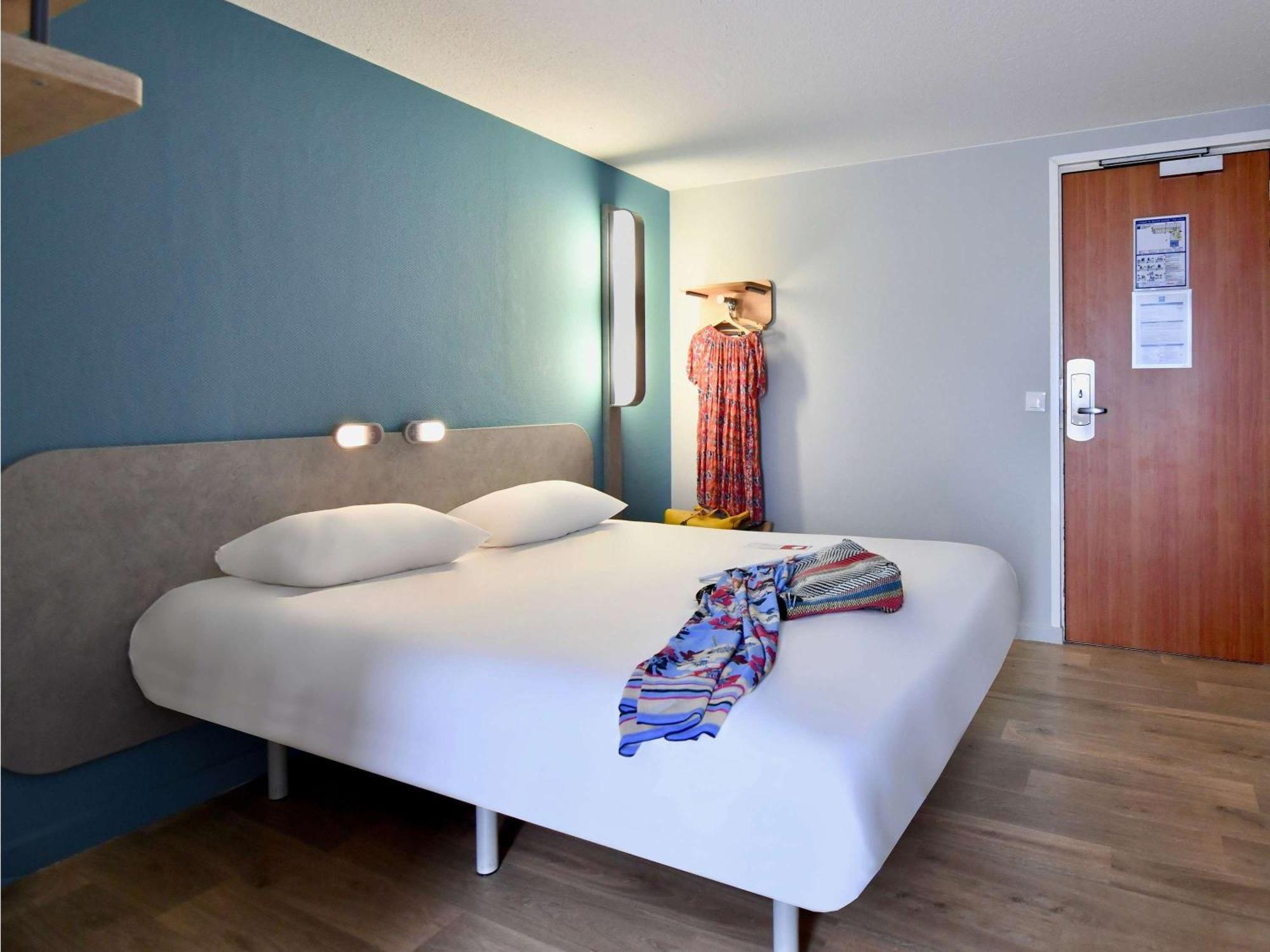 Ibis Budget Vannes Bagian luar foto