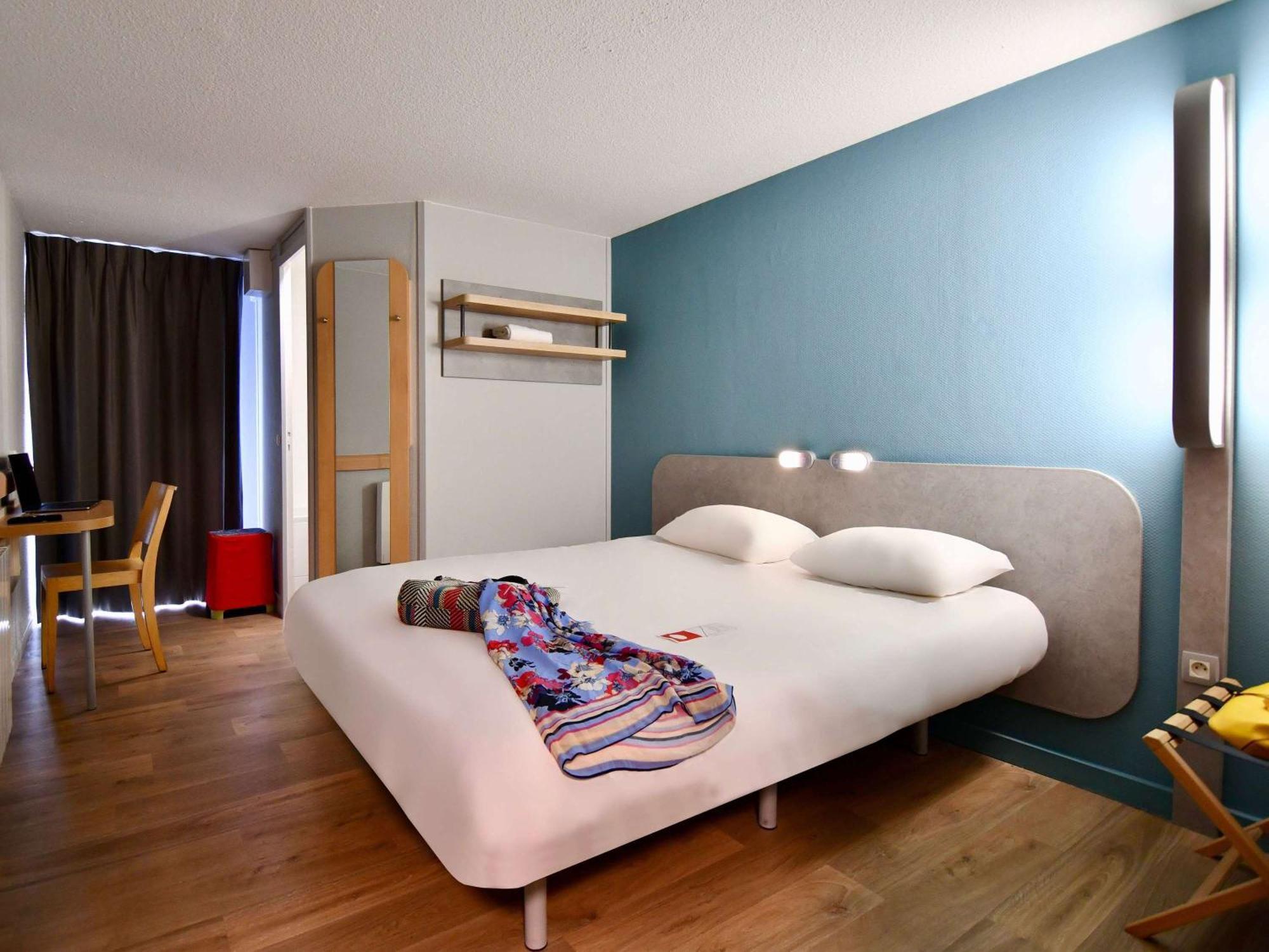 Ibis Budget Vannes Bagian luar foto