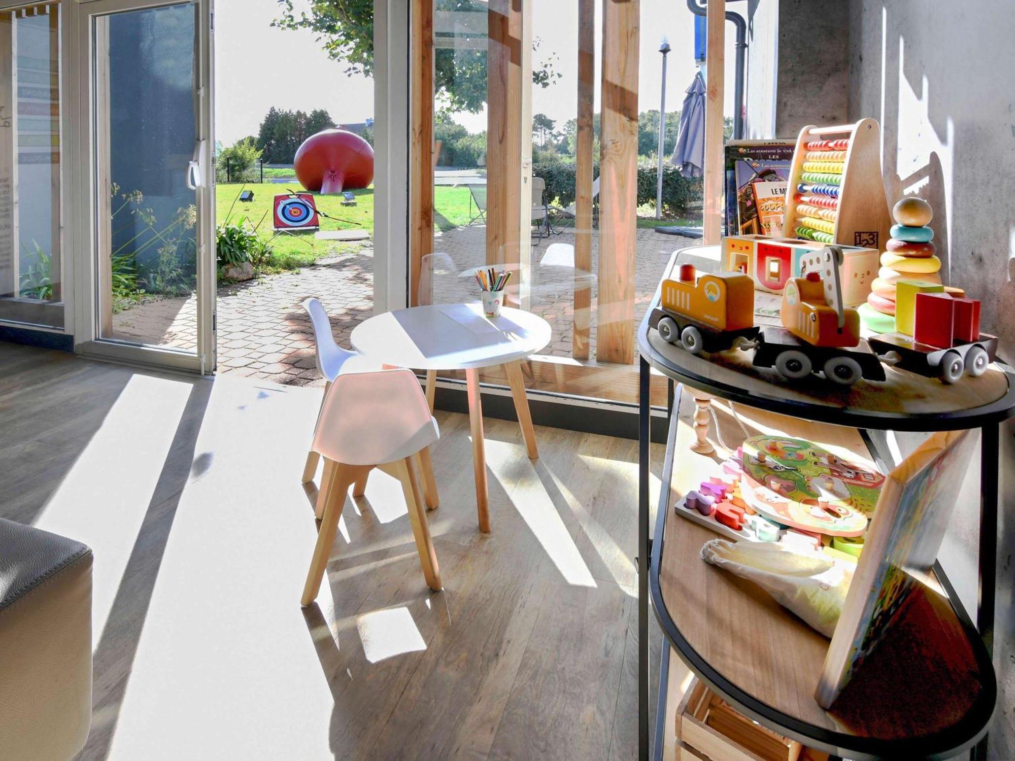 Ibis Budget Vannes Bagian luar foto