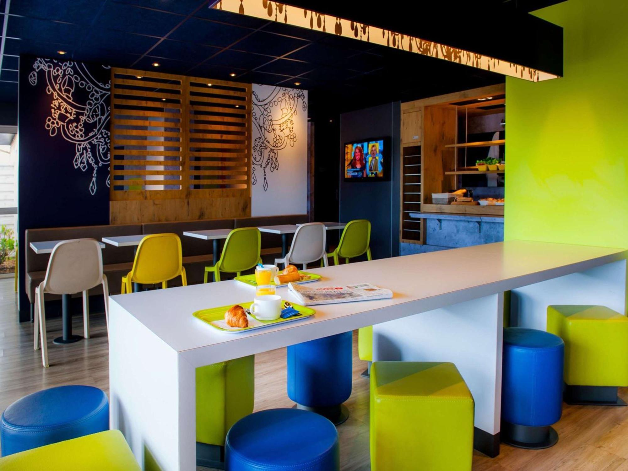 Ibis Budget Vannes Bagian luar foto