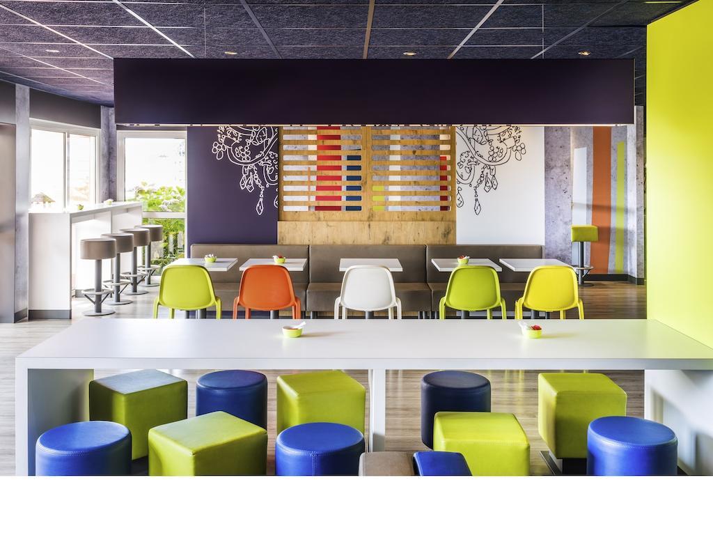 Ibis Budget Vannes Bagian luar foto